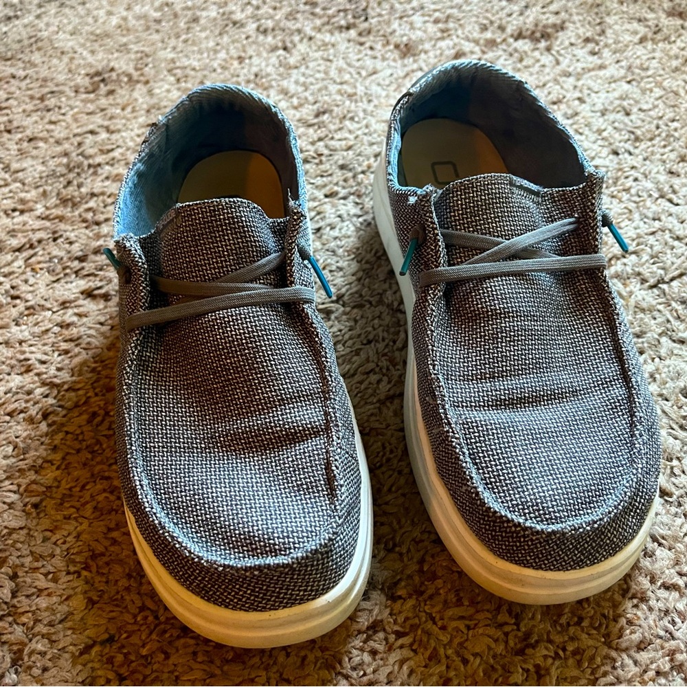 Hey Dudes size 9